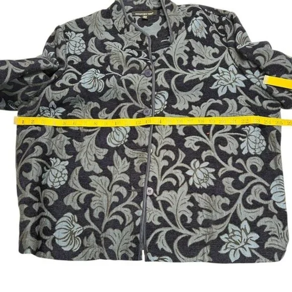 Briggs New York blazer, button front, damask, brocade, office wear - Picture 9 of 10